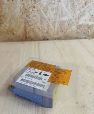 Nissan Primera Airbag control unit/module 285567J600 0285001327 7J699Z030740
