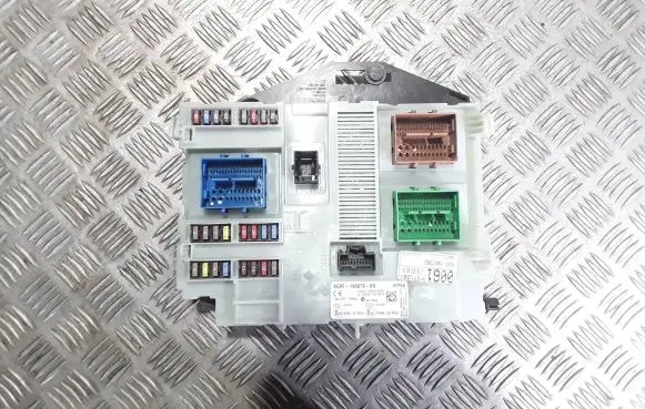 Ford Mondeo MK IV Fuse module AG9T14A073BD 6G9T14A301E