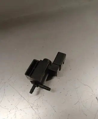 Audi A8 S8 D3 4E Turbo solenoid valve 037906283C 06T082