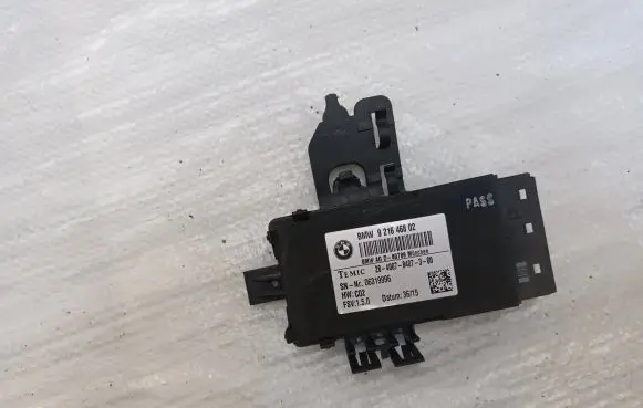 BMW 3 F30 F35 F31 Seat heating relay 9216468