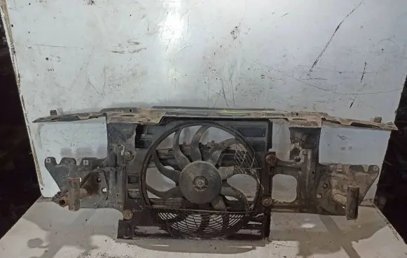 BMW 5 E39 Radiator support slam panel