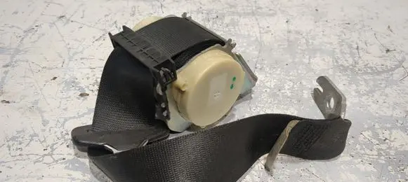 BMW 5 E60 E61 Rear seatbelt 40587