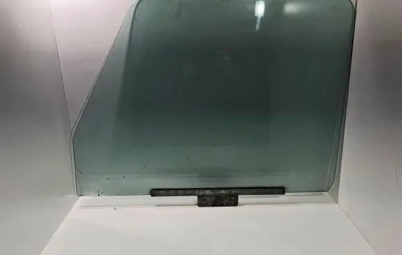 Mercedes-Benz G W461 W463 1st Gen Front door window glass four-door
