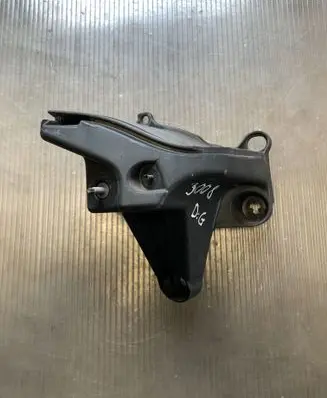 Peugeot 3008 I Rear bumper mounting bracket 2004037 9683195680