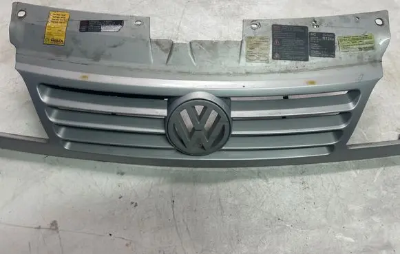 Volkswagen Sharan Front grill 95VW8200 7M0853651