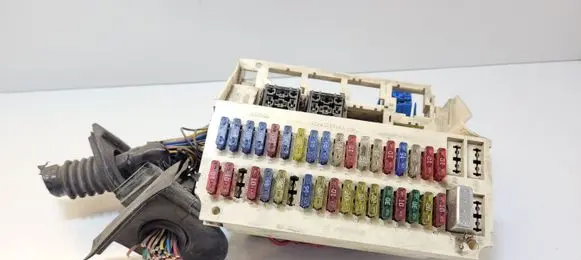 Volvo S70 V70 V70 XC Fuse module 3515170