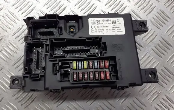 Fiat Grande Punto Fuse box set 00517954290
