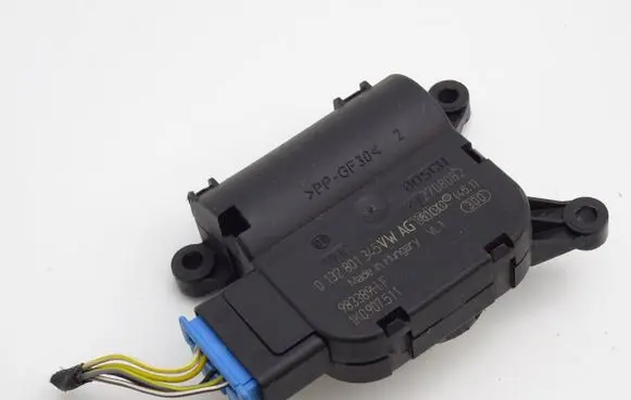 Skoda Octavia Mk2 (1Z) Air flap motor/actuator 1K0907511 0132801345