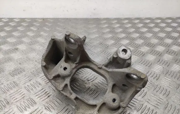 Mercedes-Benz Vito Viano W447 Gearbox mounting bracket A4472420001
