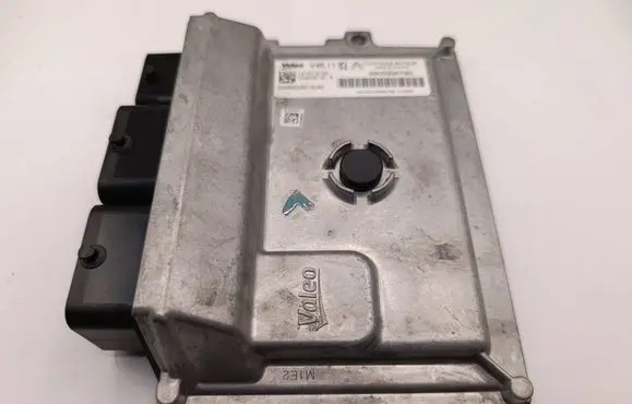Peugeot 208 I Engine control unit/module 9805895780 141570730 V29035181A