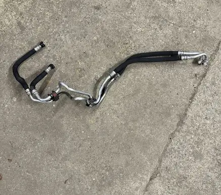 BMW 5 F10 F11 Oil cooling pipe 7594949 7593001