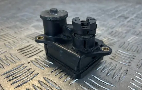 Mercedes-Benz B W245 Intake manifold valve actuator/motor A6401500494