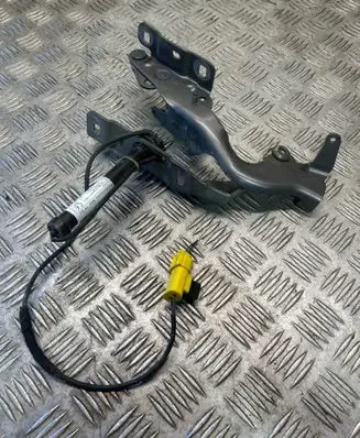 Mercedes-Benz A W176 Bonnet Pedestrian Airbag Actuator A1179061000