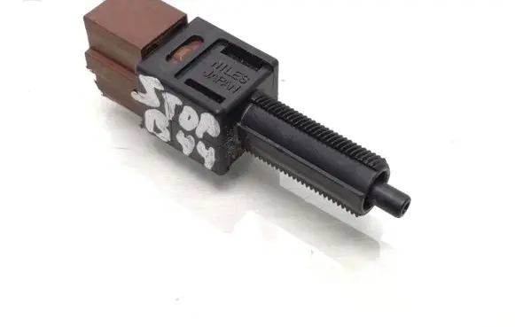 Nissan Juke I F15 Brake pedal sensor switch 2613h