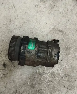 Volkswagen PASSAT B4 Air conditioning (A/C) compressor (pump) 1H0820803D 3236511324