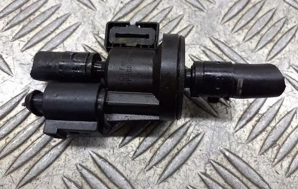 Audi A6 S6 C6 4F Valve vacuum 