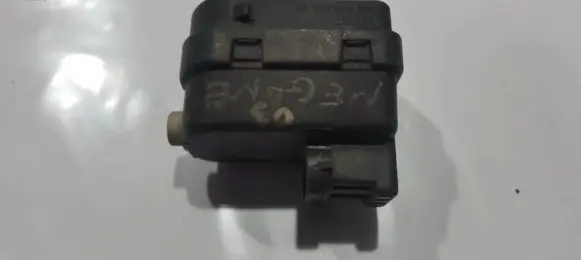 Renault Megane II Headlight level adjustment motor 