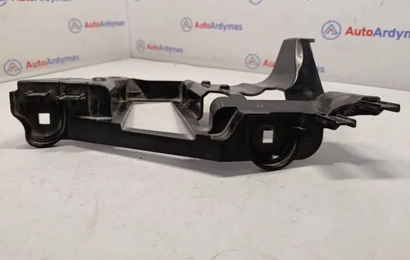 Headlight/headlamp mounting bracket