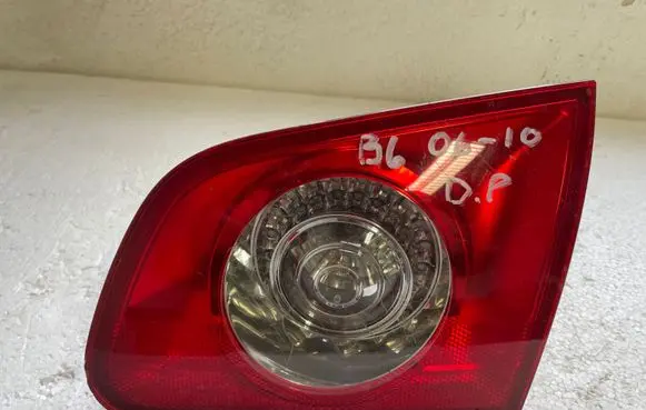 Volkswagen PASSAT B6 Rear/tail lights