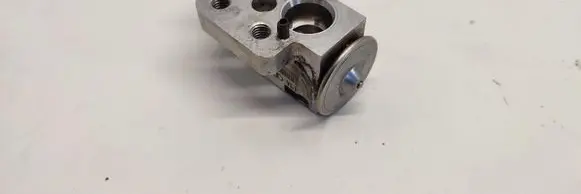 Audi Q3 8U Air conditioning (A/C) expansion valve 8U0820679