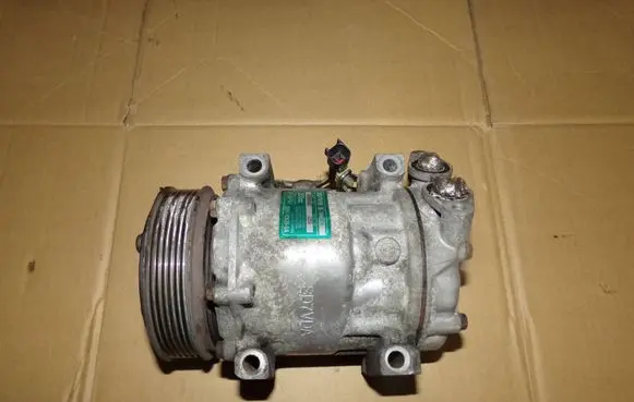 Mazda 3 I Air conditioning (A/C) compressor (pump) 3M5H-19D629-SA
