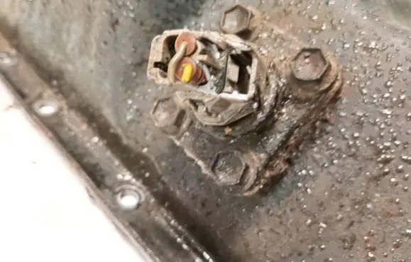 Toyota Corolla Verso AR10 Oil level sensor 