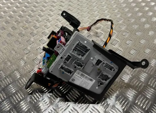Mercedes-Benz C W205 SAM control unit A2229009808 5DK01077571