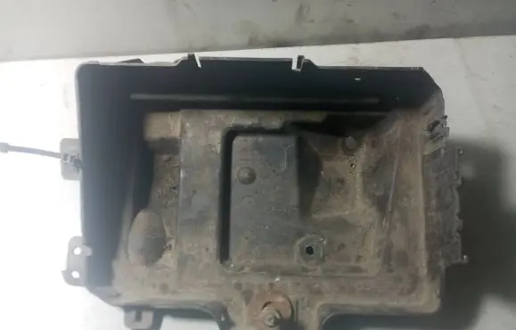 Opel Zafira B Battery box tray cover/lid 13234223 77109092