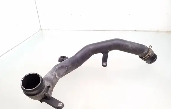 Intercooler hose/pipe