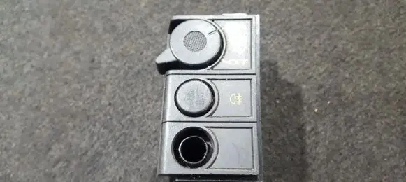 Fog light switch