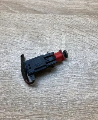 Opel Corsa D Brake pedal sensor switch 55701395 869619858