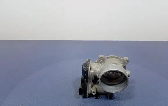 Mazda CX-5 Throttle body valve PE2713640