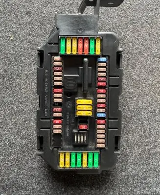BMW X5 F15 Fuse module 6819653 16012018 19326000004