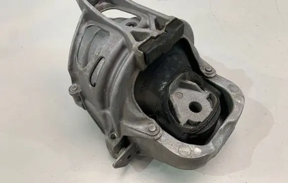Audi A8 S8 D5 Engine mount vacuum valve 4M0199256BL