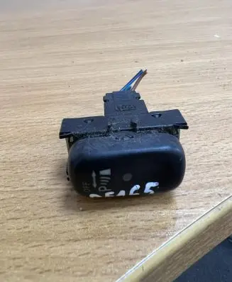 Mercedes-Benz E W210 Other switches/knobs/shifts 2108211451 D5165