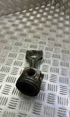 BMW X5 E70 Piston with connecting rod