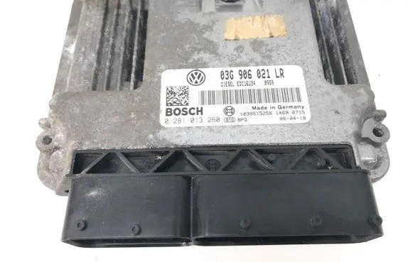 Volkswagen PASSAT B6 Engine control unit/module 03G906021LR 0281013260