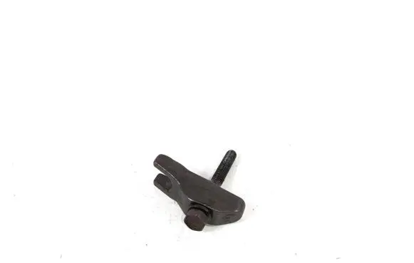 KIA Sportage Fuel Injector clamp holder 338142A402