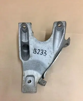 BMW 5 E60 E61 Engine mounting bracket 677094002