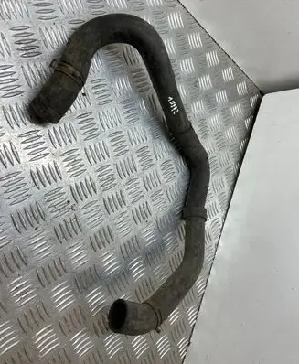 Volkswagen PASSAT B6 Engine coolant pipe/hose