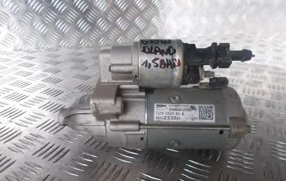 Opel Grandland X Starter motor 9825233080