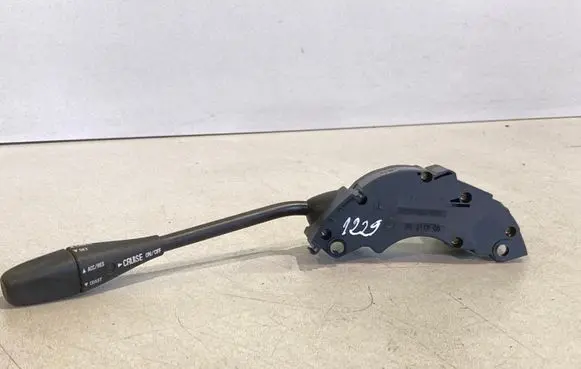Chrysler 300 - 300C Cruise control switch 01311205