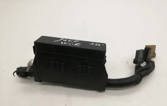 Nissan Juke I F15 Fuse box set 24382EW70B 7154722330