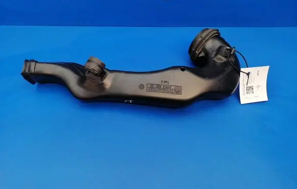 BMW 7 E38 Air intake hose/pipe 2246762 13712246762 137122467