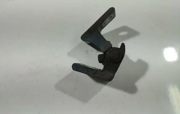 Skoda Superb B6 (3T) Rear door lower hinge 