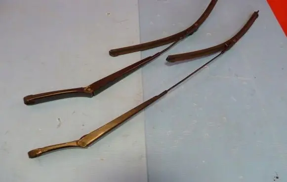 Skoda Octavia Mk2 (1Z) Front wiper blade arm