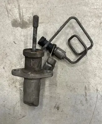 Clutch slave cylinder