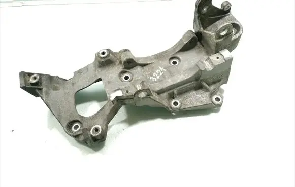 Peugeot 4007 Generator/alternator bracket 9661297180