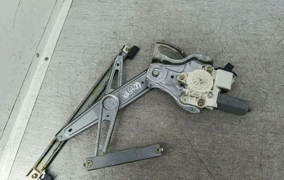 Toyota Corolla E120 E130 Front door window regulator with motor 