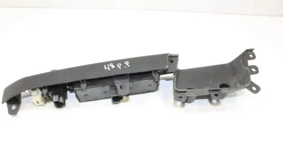 Opel Antara Electric window control switch